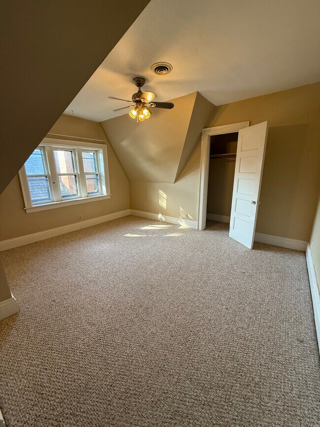 Photo - 805 W Ferry St Unidad 3rd Floor