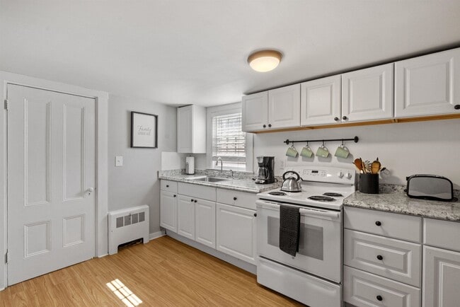 Photo - 23 Portsmouth Ave