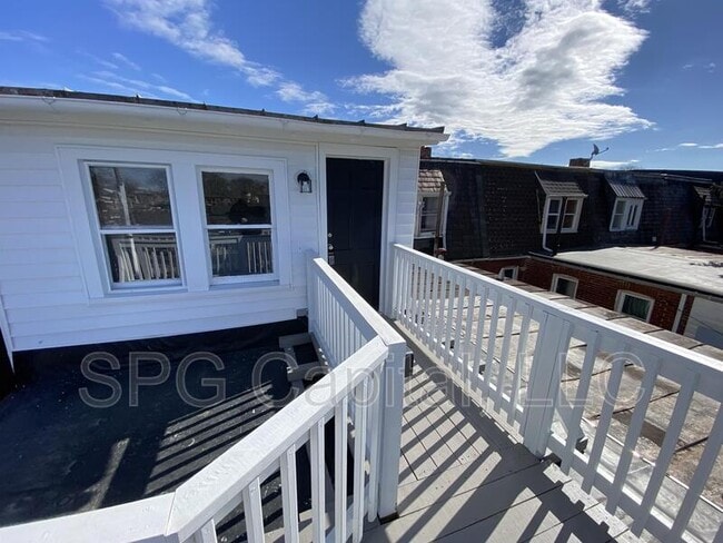 Photo - 164 S Pine St