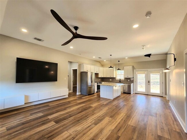 Photo - 137 Way Station Trail