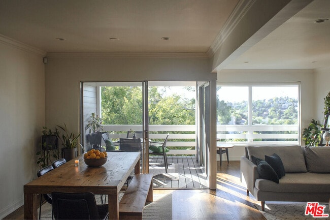Photo - 1112 Montecito Dr
