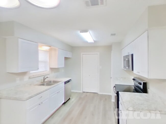 Photo - 1304 Farley Dr