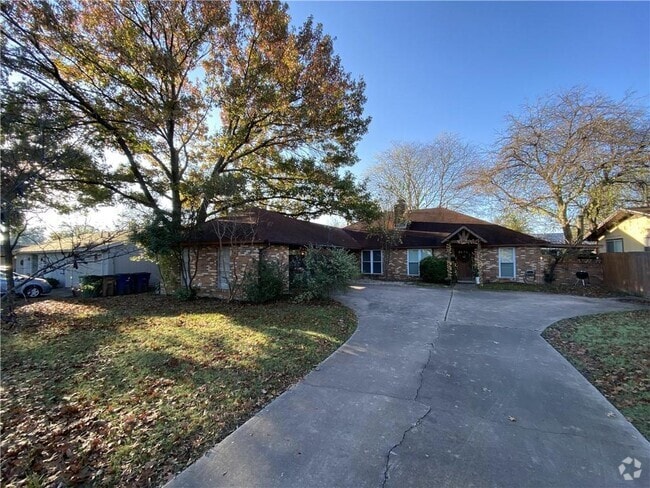 Building Photo - 3307 Whitepine Dr Rental