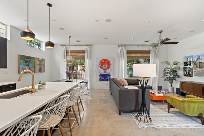 Photo - 2105 Goodrich Ave