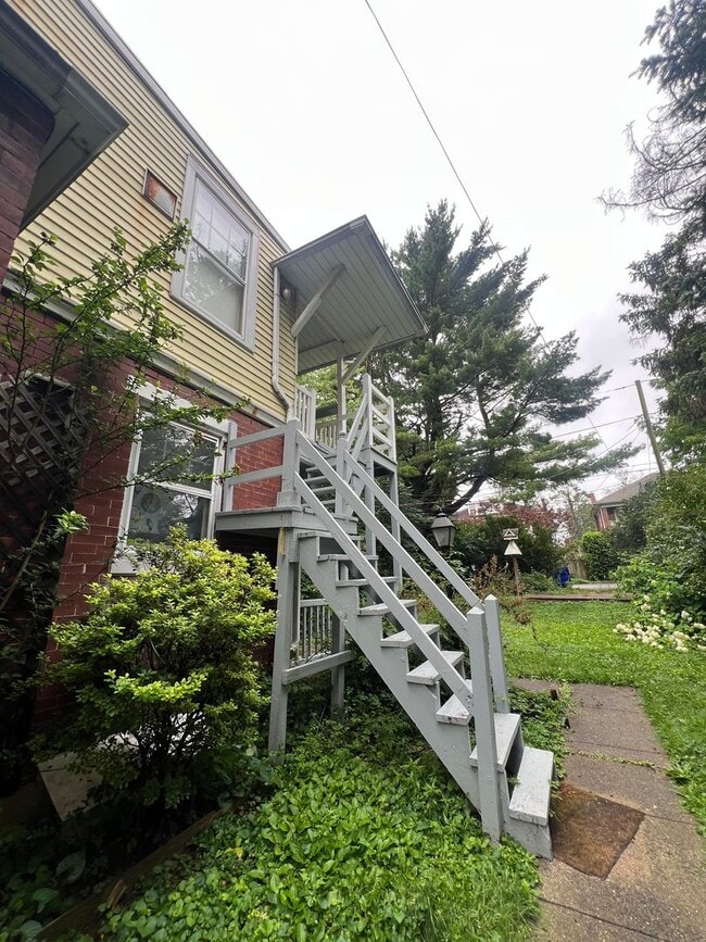 Photo - First Ave 1432 - Be Water Unidad 2nd Floor