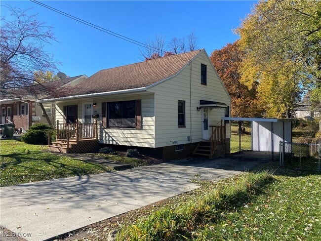 Building Photo - 1231 Sippo Ave SW