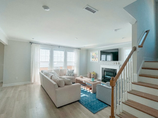 121 Sweet Briar Ln
