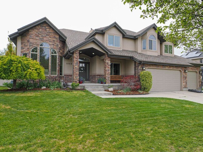 Building Photo - 4 Bedroom, 2.5 bathroom Bluffdale Home