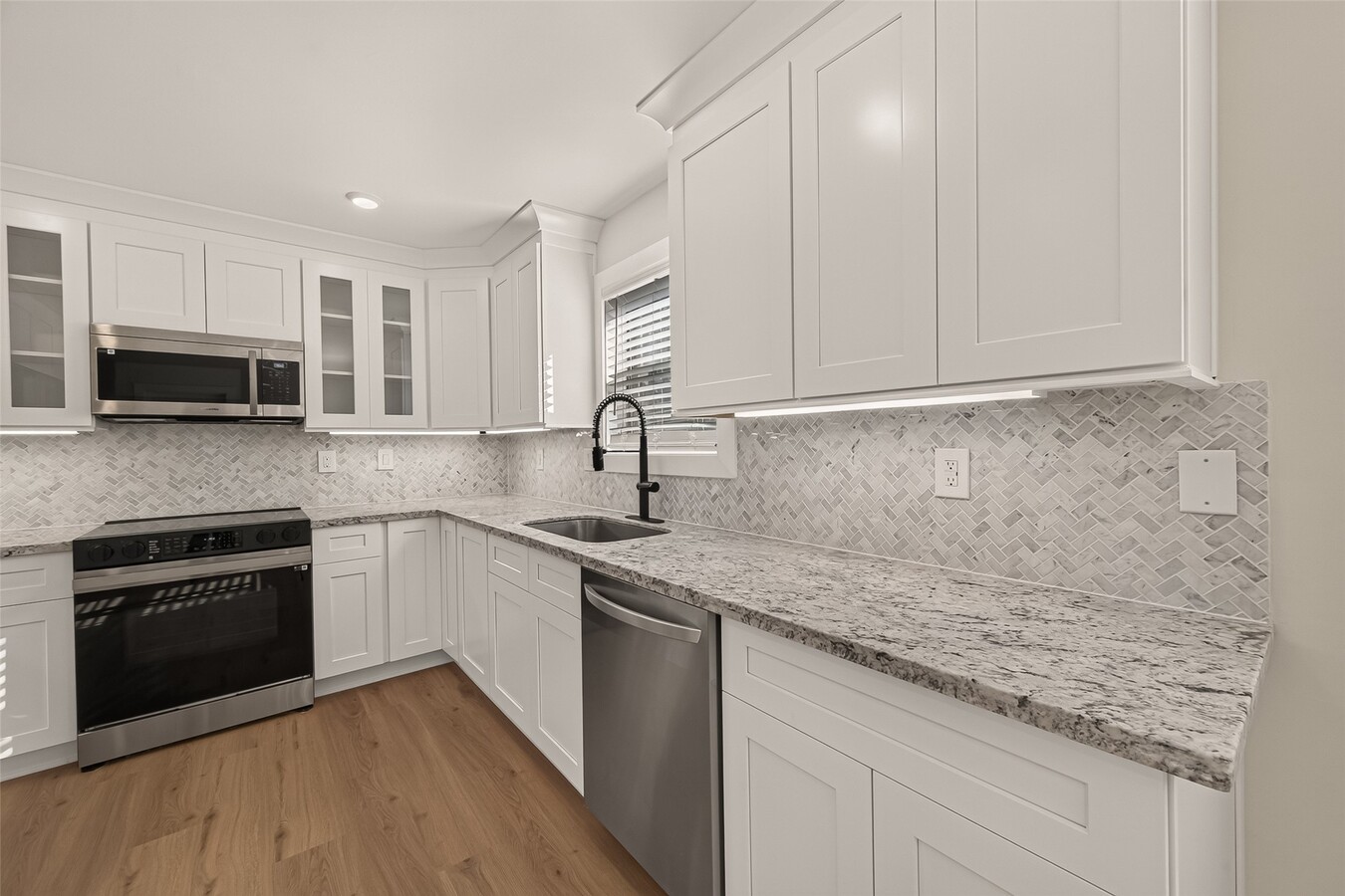 Photo - 22110 Provincial Blvd