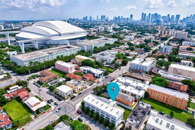 Building Photo - 1572 NW 2nd St Unit Front