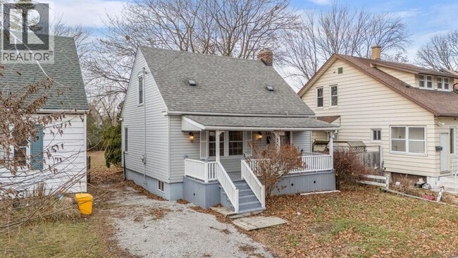 Photo - 389 Mitton St S