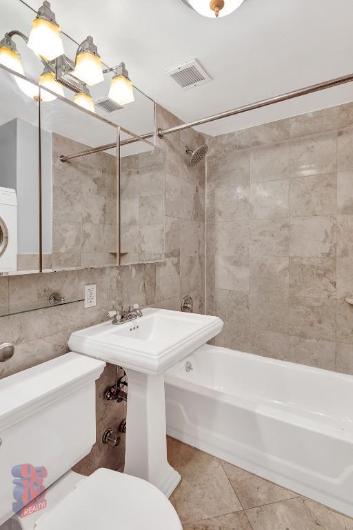 Photo - 233 E 29th St Unidad 2S