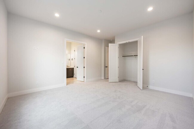 Photo - 6124 Campo Vista Dr