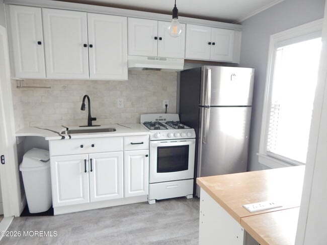 Building Photo - 90 Mt Hermon Way Unit 2