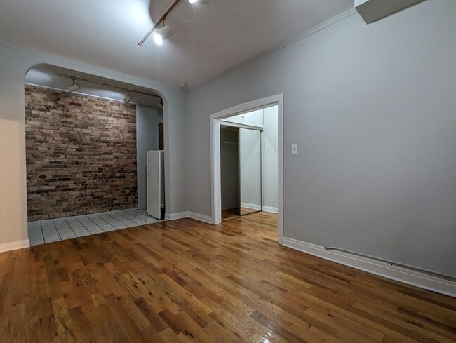 Photo - 511 W Melrose St Unit 108