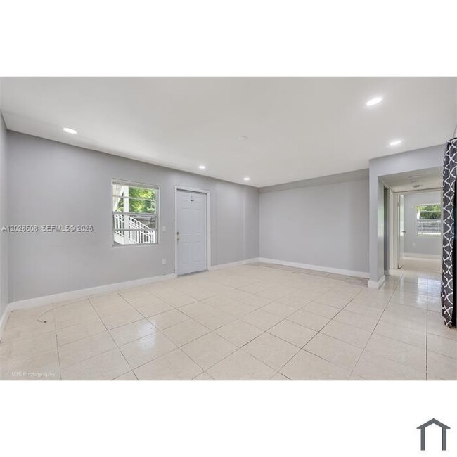 Building Photo - 616 NW 67th St Unit C