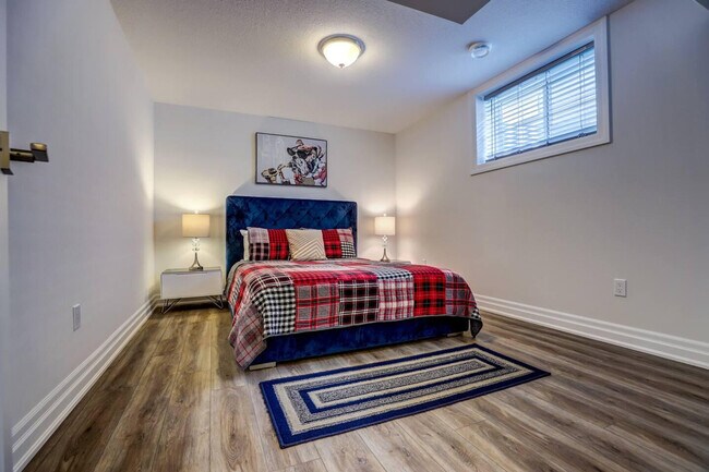 Photo - 413 WALKER Cres Unit ID1037067P