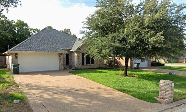 Photo - 1802 White Stone Dr