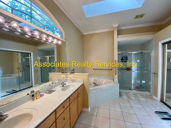 Photo - 3 Bed/2 Bath, On the Golf Course in Haile Plantation-Chickasaw Way!