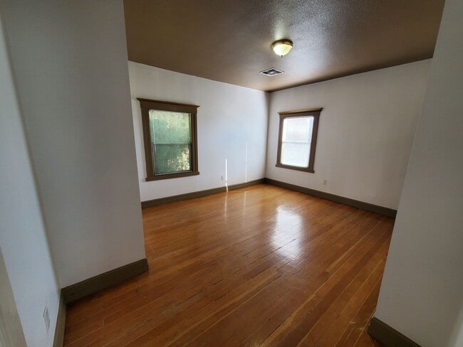 Photo - STUNNING 1BD/1BA IN A FIVEPLEX IN EAST SA...