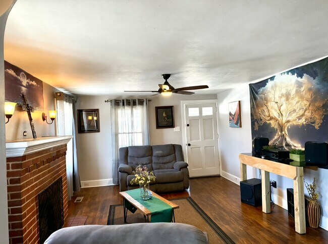 Living room - 319 Clymer Ave