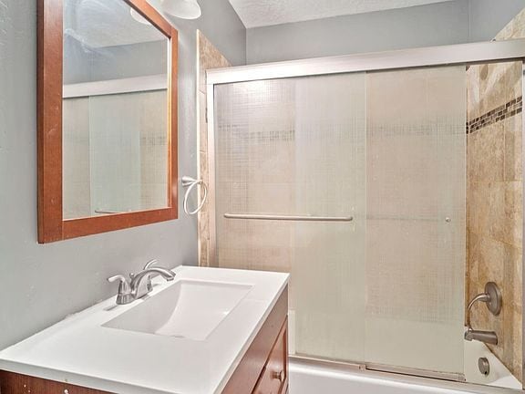 Photo - 1860 S 800 E