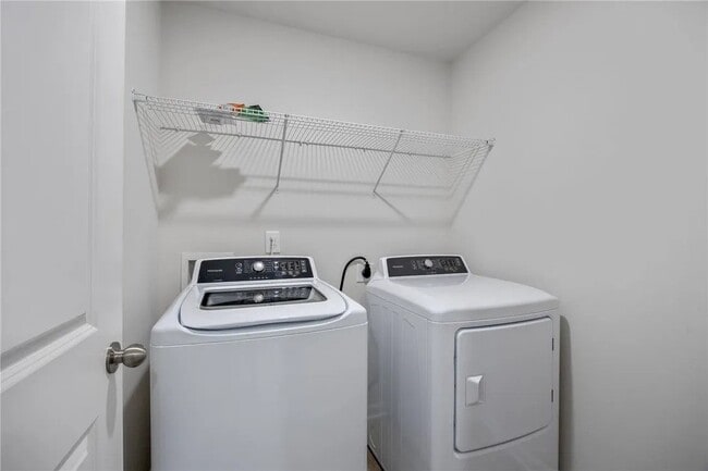 Photo - 559 Brasstown Ct