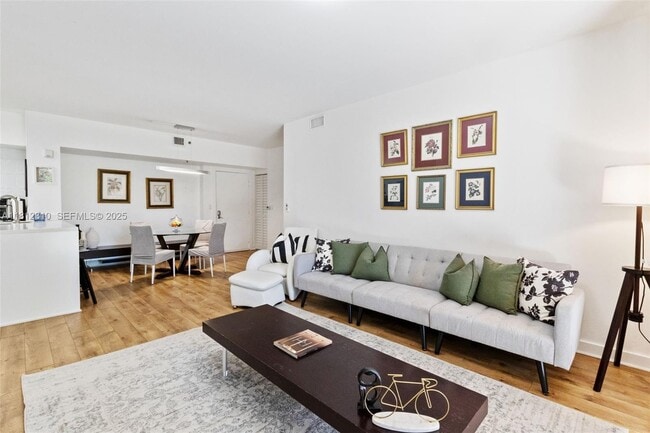 Photo - 19999 E Country Club Dr Unit 1106