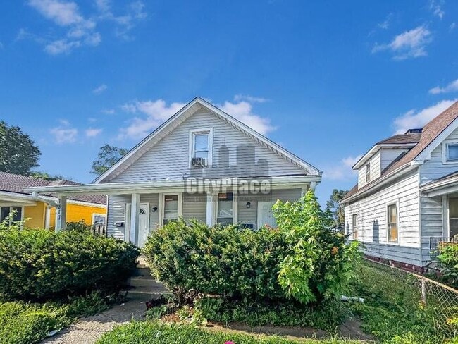 Photo - 1319 W 27th St