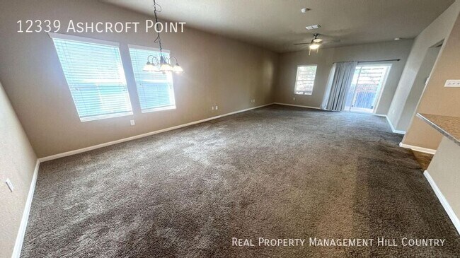 Photo - 3 bedroom off Shaenfield & Mill Park