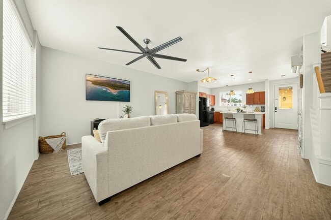 Photo - 724 Kakala St