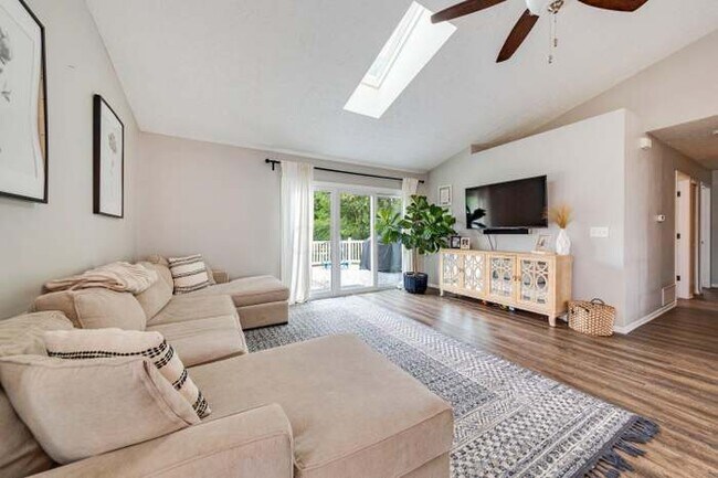 Photo - 8963 Newmills Ln