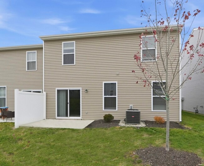 Photo - 3595 Canal Square Dr