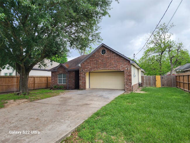Photo - 1926 Wavell St