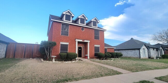 Photo - Spacious 4-Bedroom Home with Pool & Spa in...