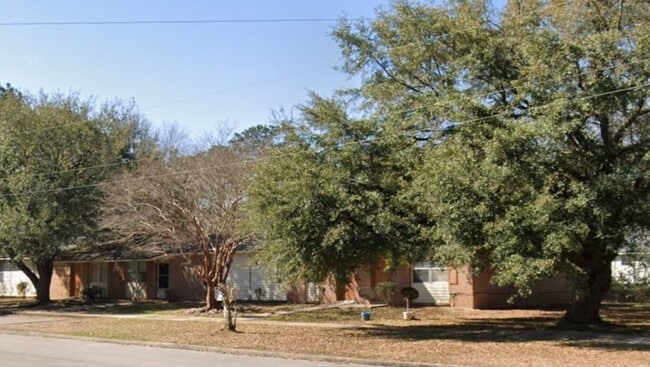 Photo - 66 Gerald Robinson Dr Unidad #66