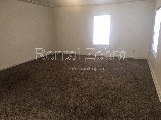 Photo - 104 E Donna Dr