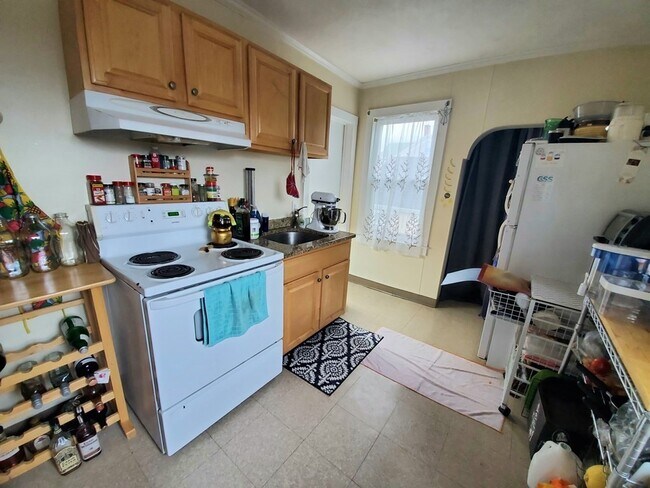 Building Photo - 41 Mount Pleasant St Unit 3 Rental