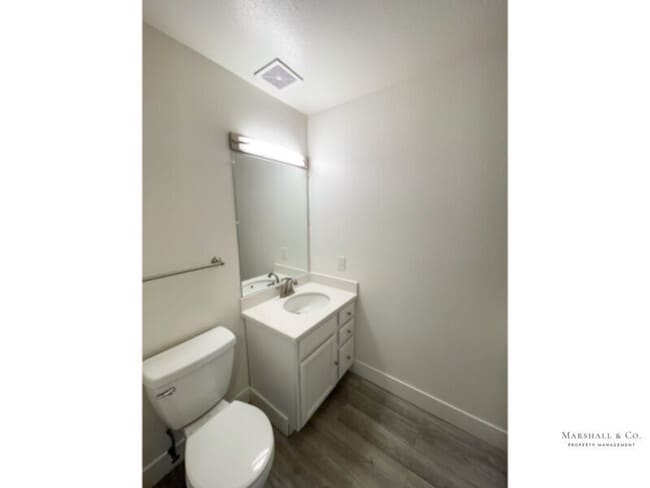 Photo - Contemp. 3BD/2.5 BA TOWNHOUSE W LRG ROOMS,...