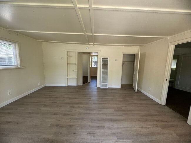 Photo - 2 Bedroom Home With A Spacious Yard Unit 505 Bryte Ave
