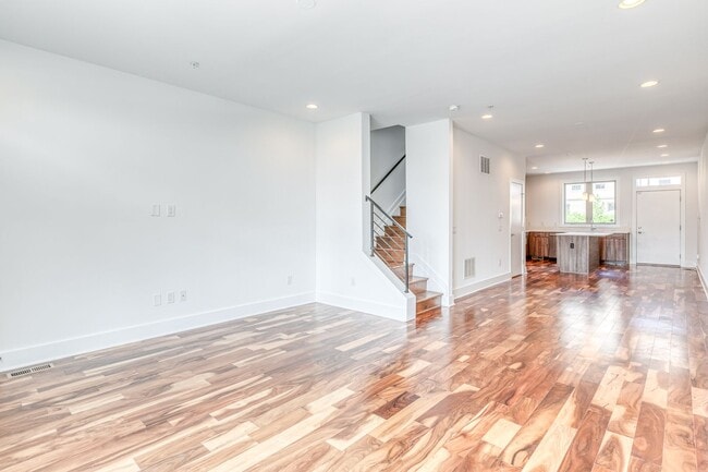 Photo - Queen Village Townhome with Parking