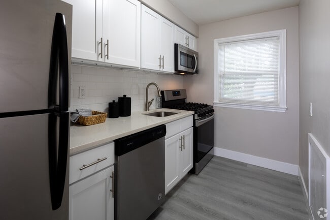 Photo - High Pointe Apartments