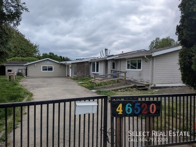 Building Photo - 46520 Clayton Ave