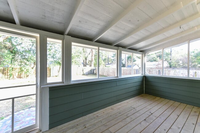 Photo - Super Cute Bungalow