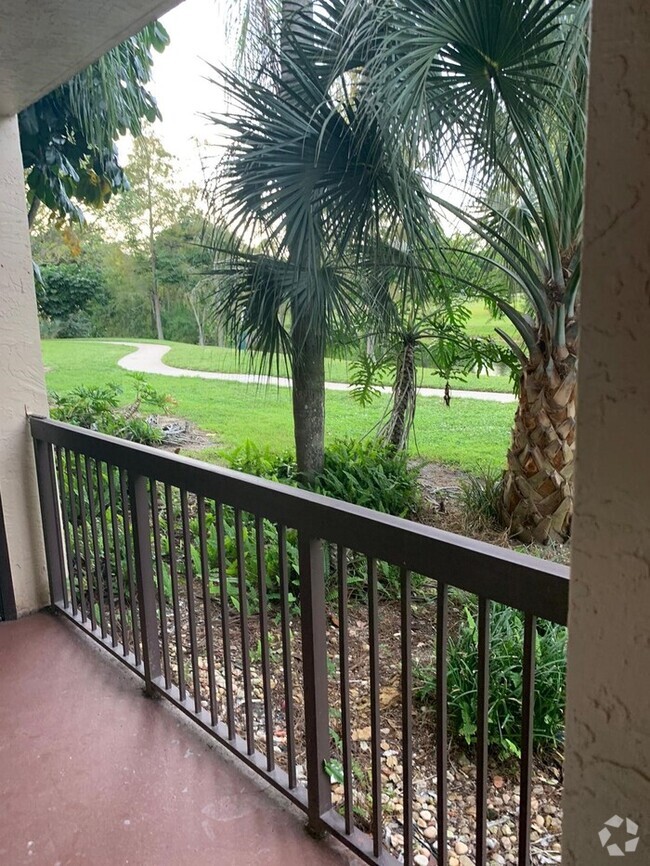 Building Photo - 4561-21 2bed/1 bath Unit 21 Rental