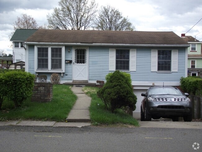Building Photo - 320 Dawson Ave Rental