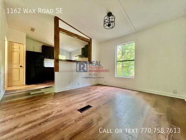 Photo - 1162 Wax Rd SE
