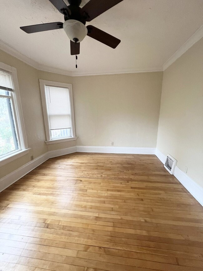 Photo - 3336 N Bartlett Ave Unidad #1