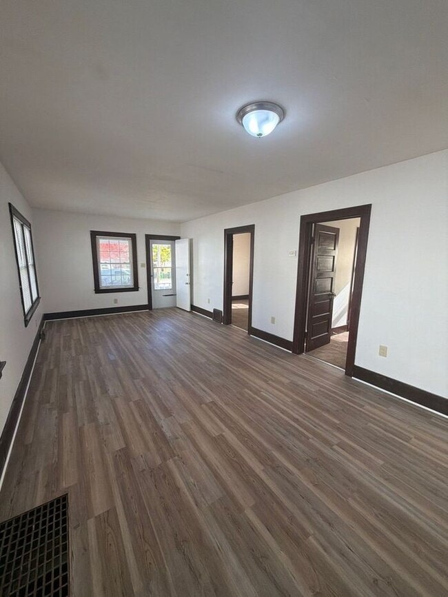 Photo - 780 Northfield Rd