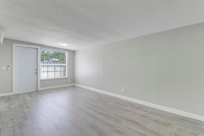 Photo - 711 4th Ave S